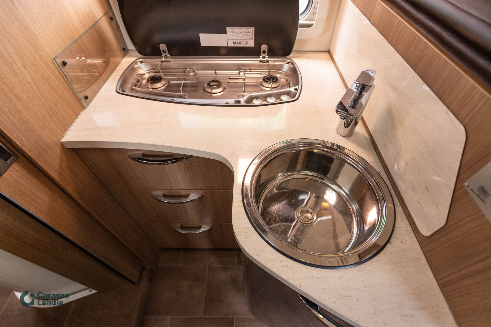 Dethleffs 4-Travel T 7156 2.3 Mjet 150hv ** TRUMA, SAAREKEVUODE+LEVEÄ LASKUVUODE, TODELLA NÄYTTÄVÄ **, kuva 10