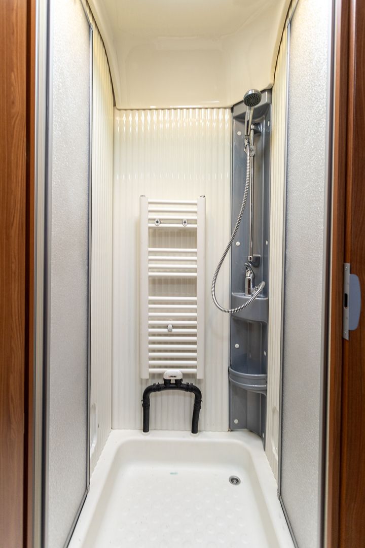 Dethleffs Globetrotter XLI 3.0 Mjet 180 hv ** WEBASTO, AUTOMAATTI, GENERAATTORI, SAAREKEVUODE **, kuva 18