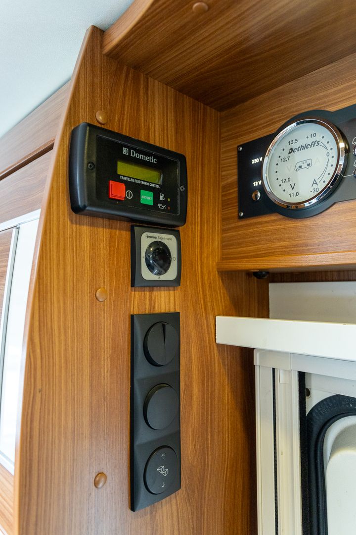 Dethleffs Globetrotter XLI 3.0 Mjet 180 hv ** WEBASTO, AUTOMAATTI, GENERAATTORI, SAAREKEVUODE **, kuva 26