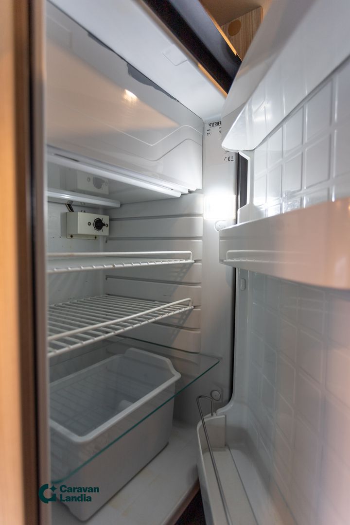 Weinsberg Carabus 600K 2.3 Mjet 120hv ** TRUMA, KERROSVUODE, MAKUUPAIKAT NELJÄLLE **, kuva 14