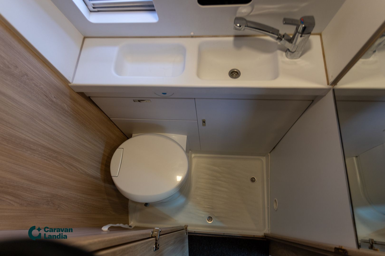 Weinsberg Carabus 600K 2.3 Mjet 120hv ** TRUMA, KERROSVUODE, MAKUUPAIKAT NELJÄLLE **, kuva 16