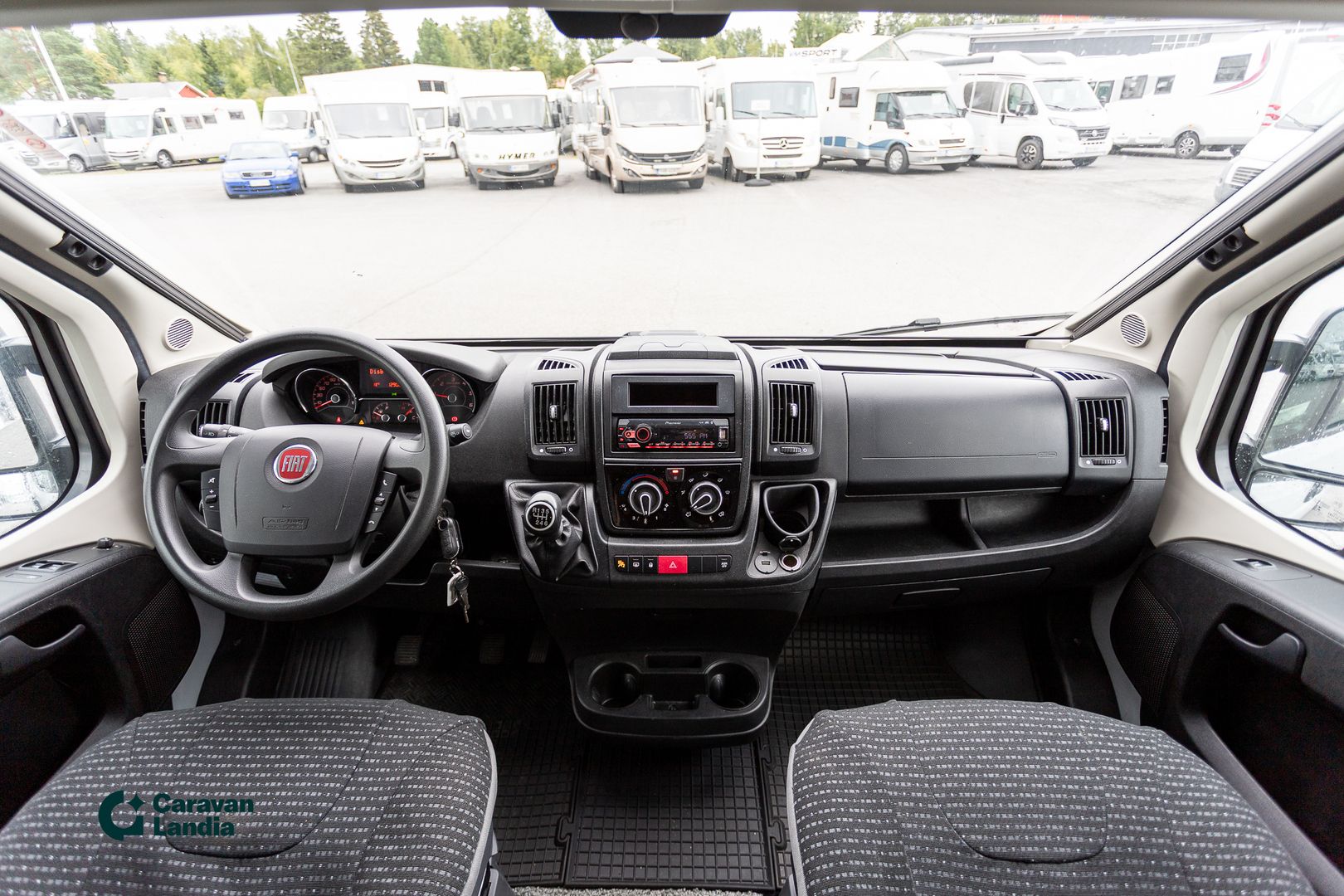 Weinsberg Carabus 600K 2.3 Mjet 120hv ** TRUMA, KERROSVUODE, MAKUUPAIKAT NELJÄLLE **, kuva 6