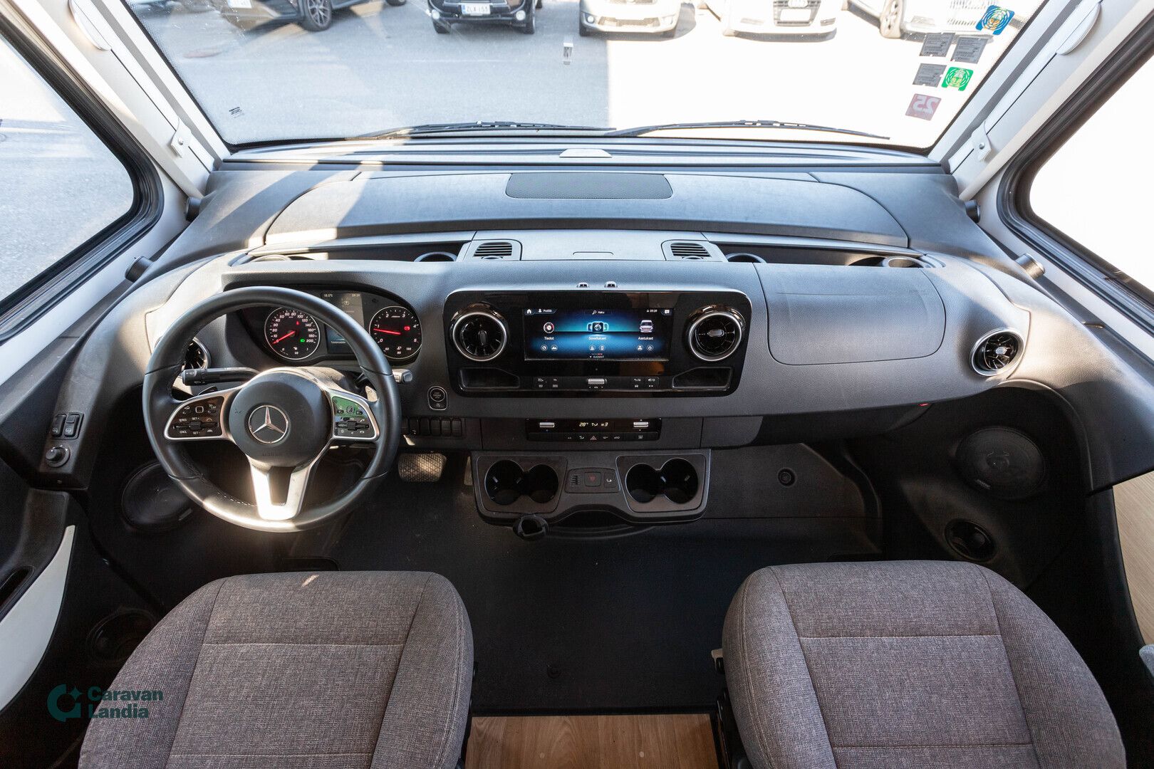 Hymer B-ModernComfort I 580 417 CDI 170hv **ALDE, ERILLISVUOTEET, AUTOMAATTI, TALVIPAKETTI**, kuva 6