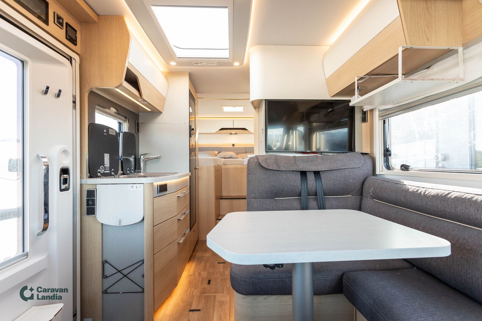 Hymer B-ModernComfort I 580 417 CDI 170hv **ALDE, ERILLISVUOTEET, AUTOMAATTI, TALVIPAKETTI**, kuva 7
