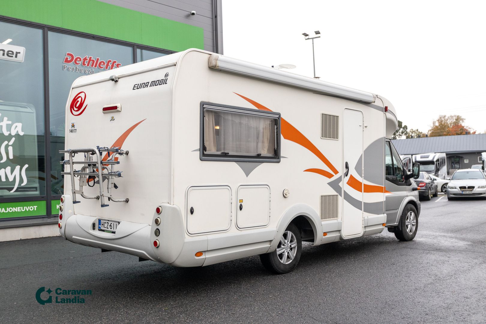 Eura Mobil PT 672 SB 2.2 TDCi 130hv ** TRUMA (KAASU/SÄHKÖ), PITKITTÄINEN-PARIVUODE, KAASU-UUNI **, kuva 3