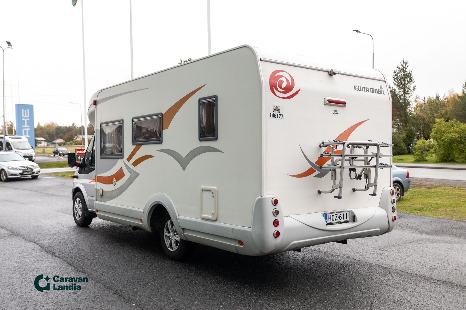 Eura Mobil PT 672 SB 2.2 TDCi 130hv ** TRUMA (KAASU/SÄHKÖ), PITKITTÄINEN-PARIVUODE, KAASU-UUNI **, kuva 4