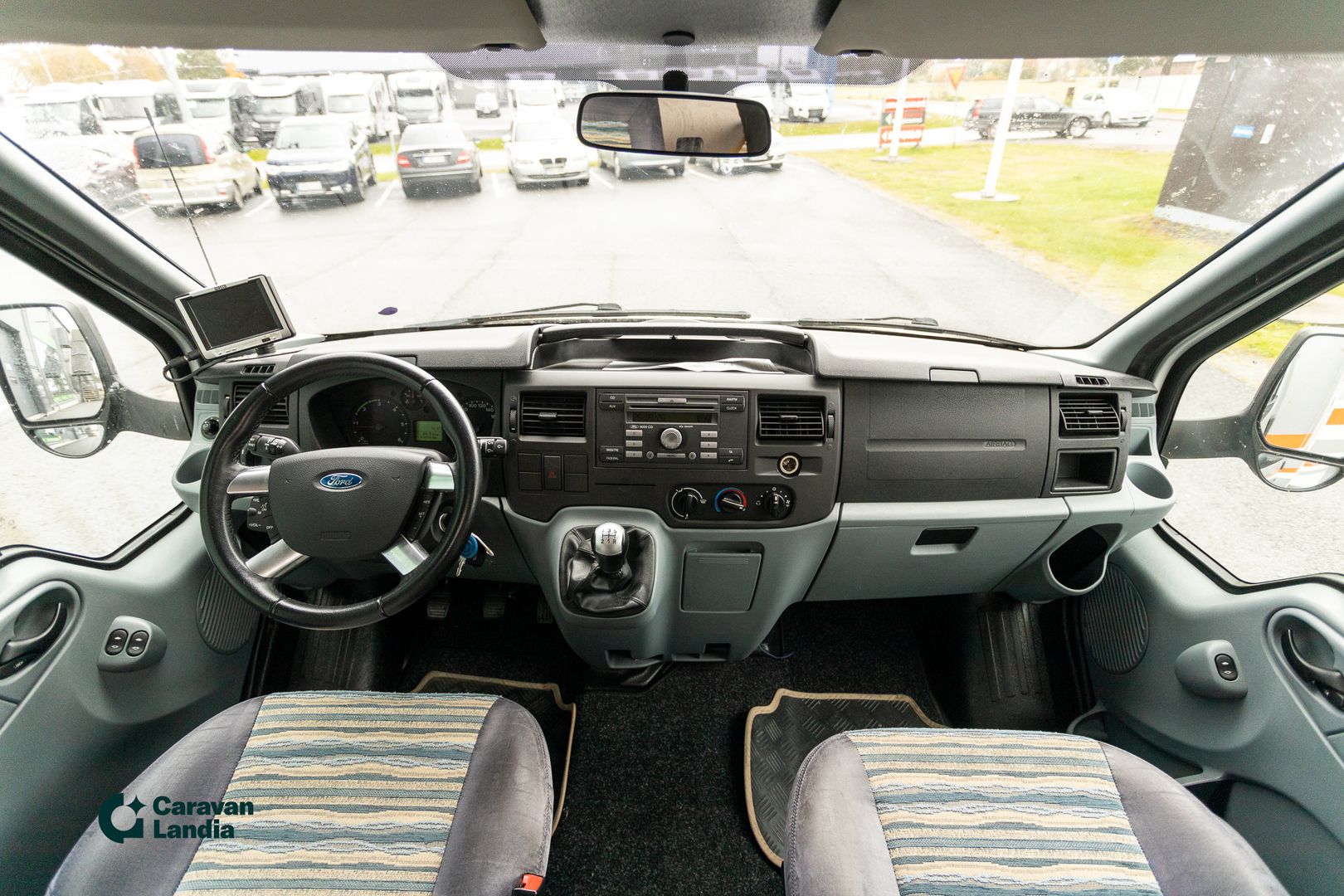 Eura Mobil PT 672 SB 2.2 TDCi 130hv ** TRUMA (KAASU/SÄHKÖ), PITKITTÄINEN-PARIVUODE, KAASU-UUNI **, kuva 6