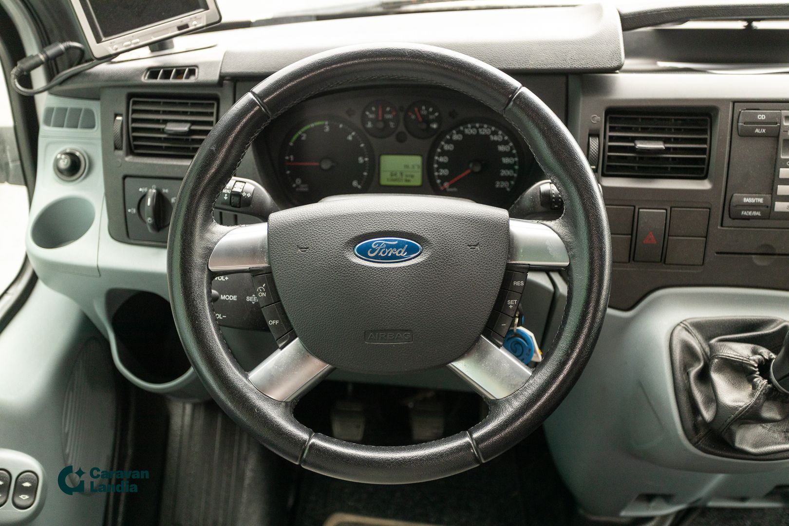 Eura Mobil PT 672 SB 2.2 TDCi 130hv ** TRUMA (KAASU/SÄHKÖ), PITKITTÄINEN-PARIVUODE, KAASU-UUNI **, kuva 7