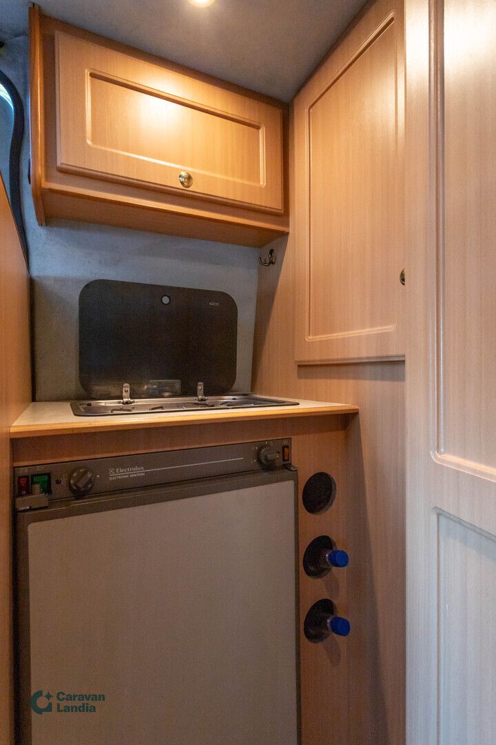 Casa Car Boxer 2.8 HDi 130 hv ** WEBASTO-KESKUSLÄMMITYS, KERROSVUODE, PITKÄ SOHVA, VETOKOUKKU **, kuva 12