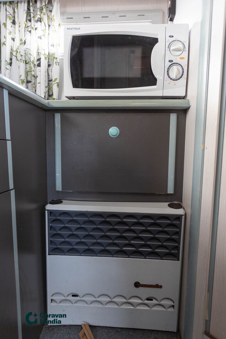 Weinsberg Meteor 290 1.9 82hv ** TRUMA, PYÖRÄTELINE, MARKIISI **, kuva 18