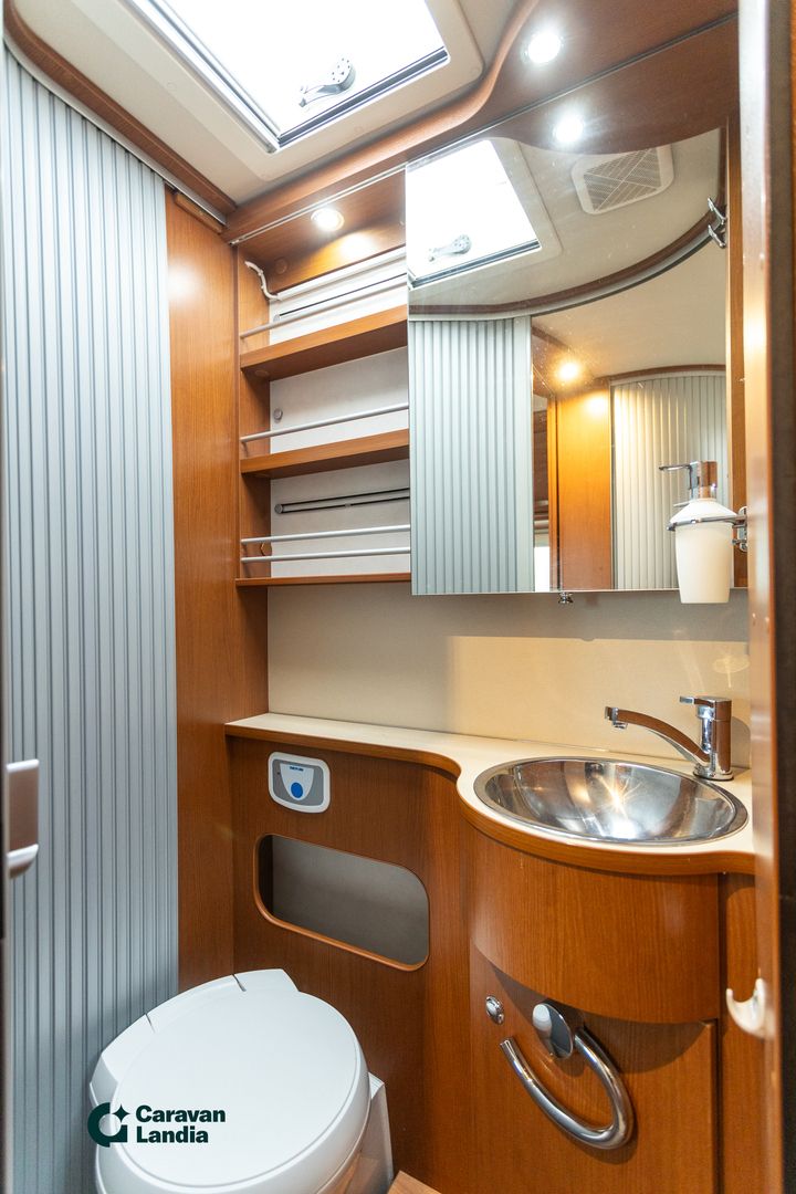 Hymer B 678 3.0 Mjet 160hv ** AUTOMAATTI, ERILLISVUOTEET, HUIPPUVARUSTELU **, kuva 17