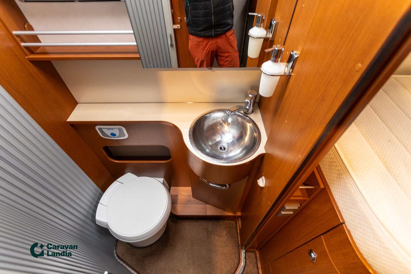 Hymer B 678 3.0 Mjet 160hv ** AUTOMAATTI, ERILLISVUOTEET, HUIPPUVARUSTELU **, kuva 18