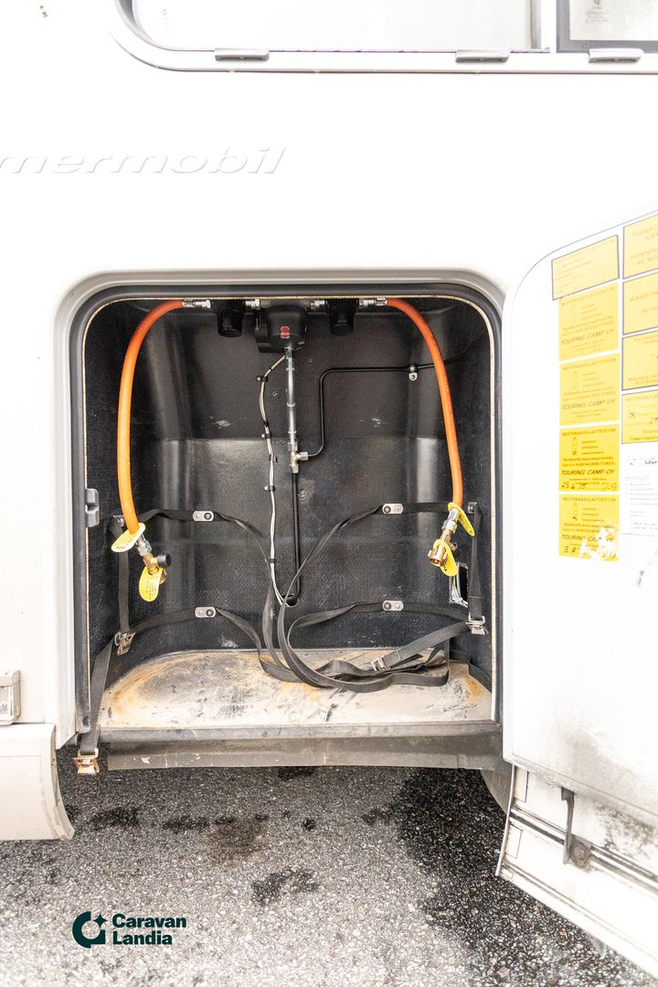 Hymer B 678 3.0 Mjet 160hv ** AUTOMAATTI, ERILLISVUOTEET, HUIPPUVARUSTELU **, kuva 35