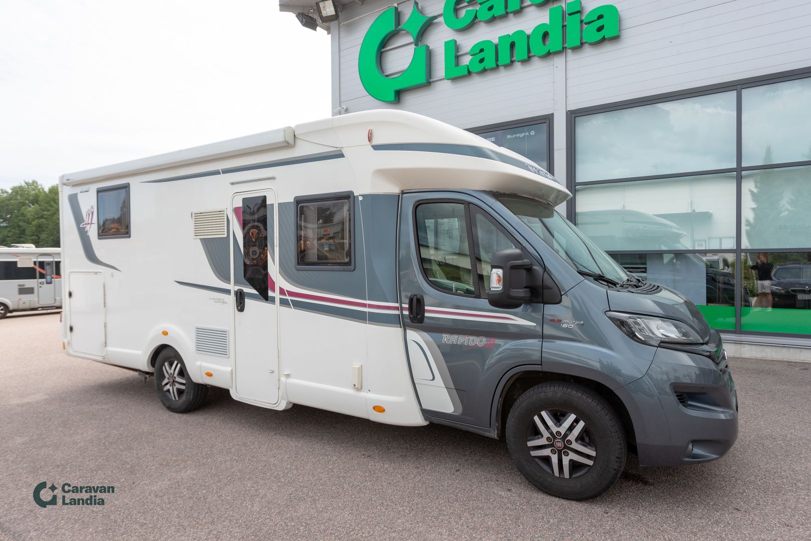 Rapido 696F 150hv **SAAREKEVUODE, LASKUVUODE, LATTIALÄMMITYS, TUPLAPOHJA, P.KAMERA, MARKIISI**, kuva 1