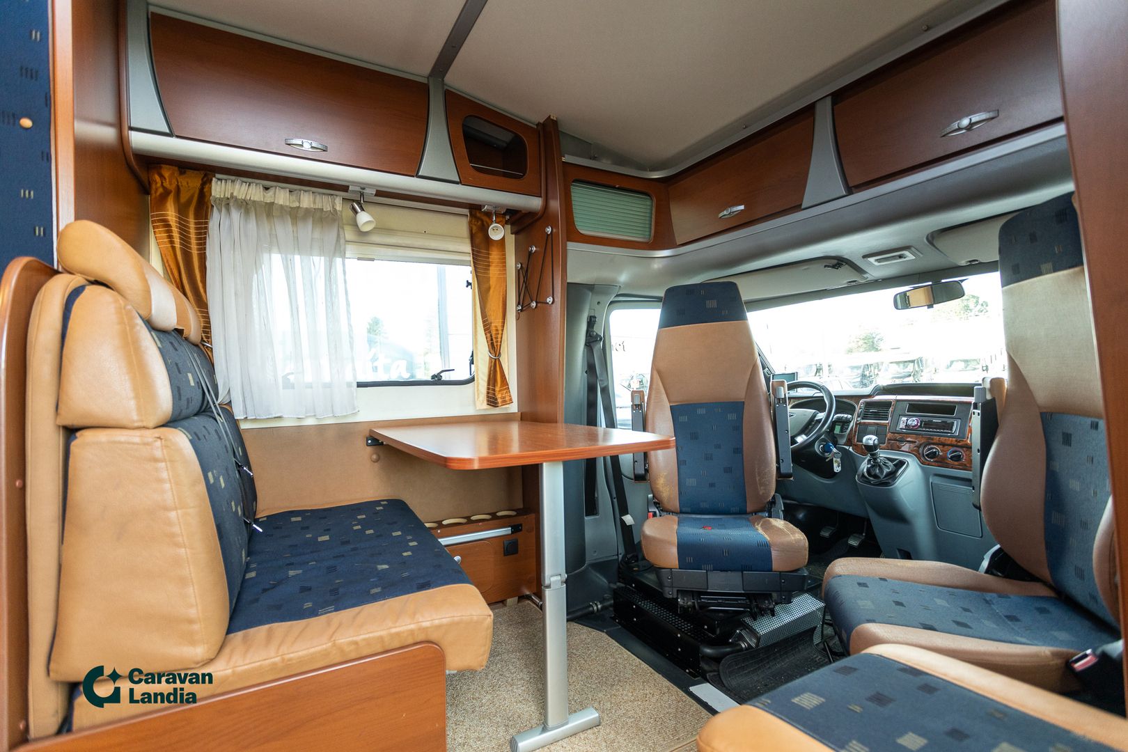Dethleffs FORTERO H6915 2.4 TDCi 140hv ** ALDE, GENERAATTORI, TAKAVETO PARIPYÖRILLÄ, ERILLISVUOTEET **, kuva 11