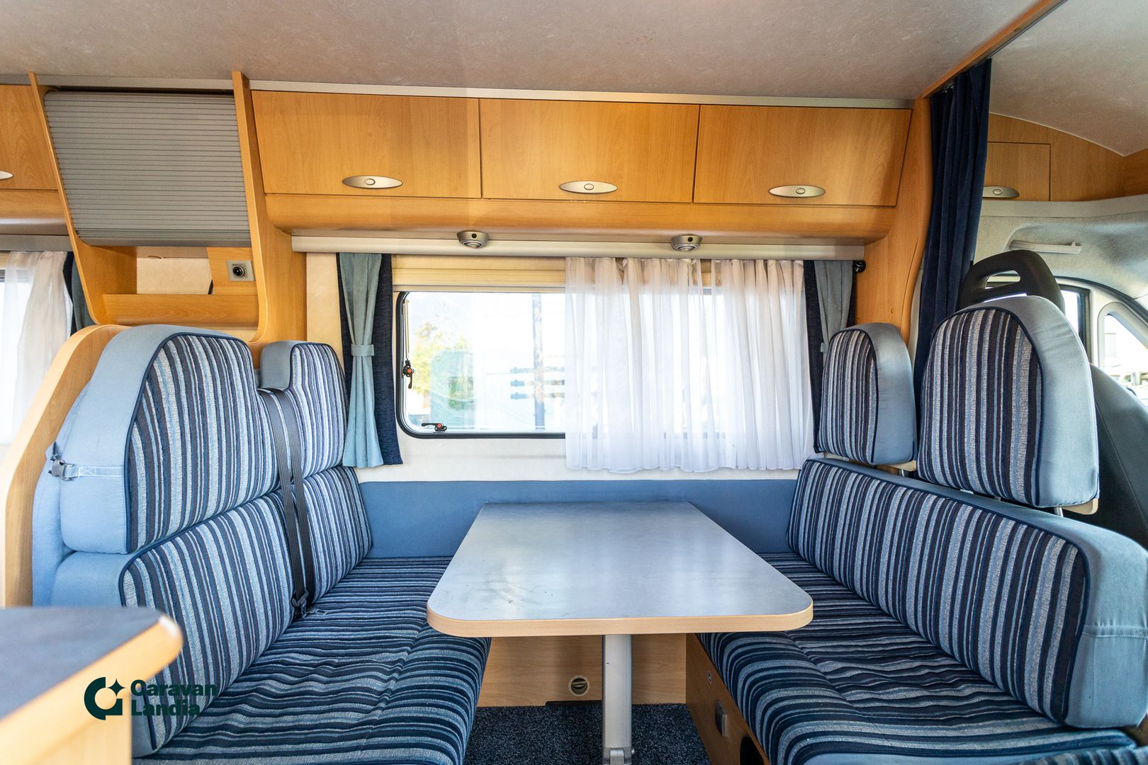 Adria Coral Sport S 573 DS 2.3 Mjet 130 hv ** TRUMA, PITKITTÄINEN PARIVUODE, VASTAKKAINEN ISTUINRYHMÄ **, kuva 10