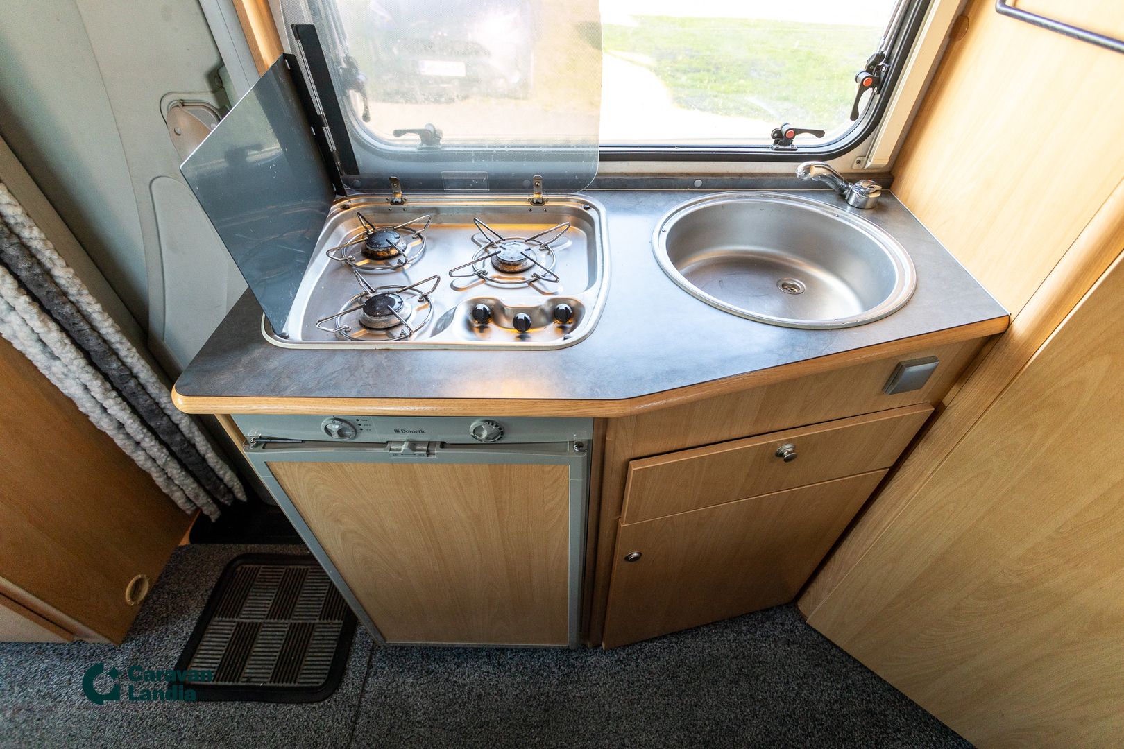 Adria Coral Sport S 573 DS 2.3 Mjet 130 hv ** TRUMA, PITKITTÄINEN PARIVUODE, VASTAKKAINEN ISTUINRYHMÄ **, kuva 12
