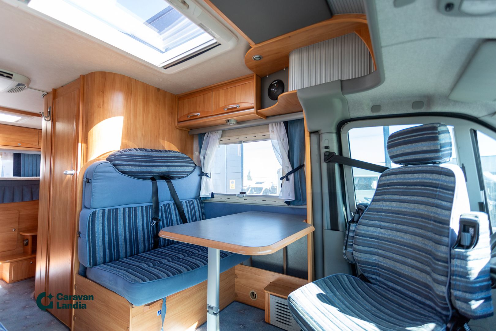 Adria Izola S687 SPG 2.5 dCI 115hv ** TRUMA (KAASU/SÄHKÖ), 2X ILMASTOINTI, VAKKARI **, kuva 8