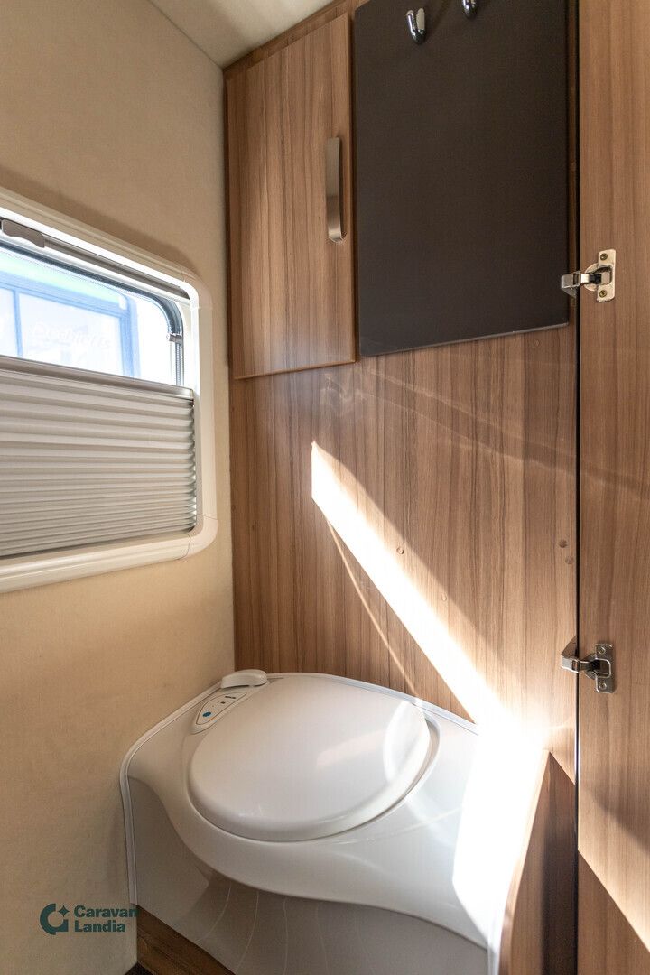 Knaus Sun I 900 LEG 2.3 Mjet 170 HV ** ALDE, ERILLISVUOTEET, HUBBET LASKUVUODE, ILMASTOINTI, AUTOMAATTI **, kuva 18
