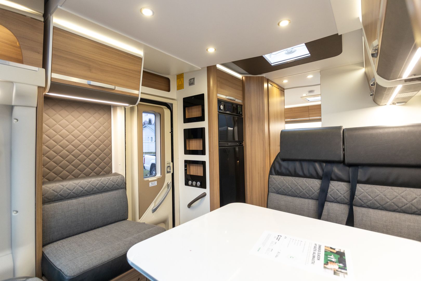 Adria Matrix 670 SL Axess 2.2 BlueHDi 165hv ** SIS. ALV, TRUMA-TALVIPAKETTI, ERILLISVUOTEET, TODELLA SUOSITTU MALLI **, kuva 10