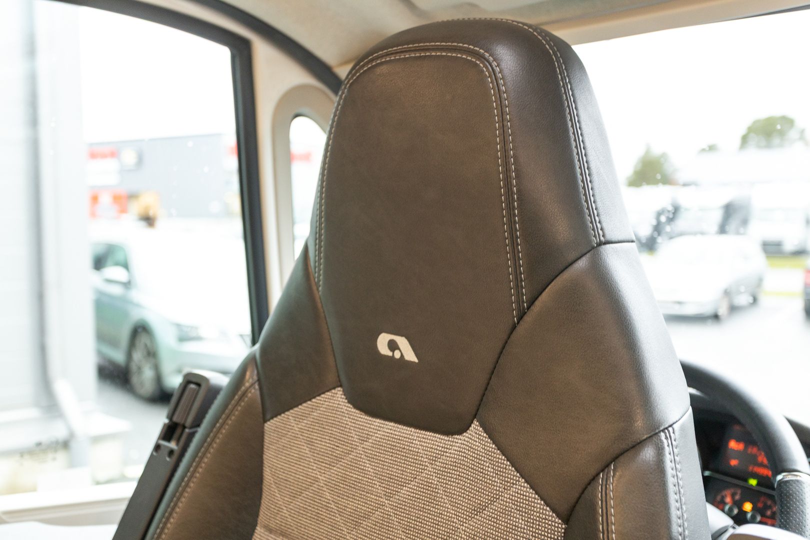 Adria Matrix 670 SL Axess 2.2 BlueHDi 165hv ** SIS. ALV, TRUMA-TALVIPAKETTI, ERILLISVUOTEET, TODELLA SUOSITTU MALLI **, kuva 25
