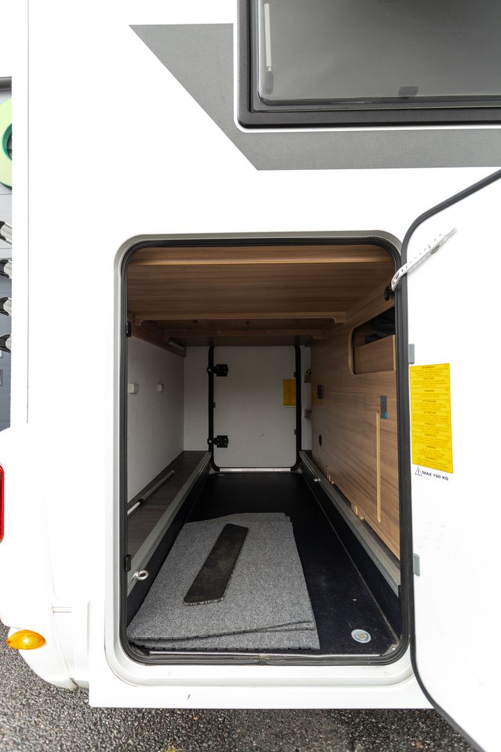 Adria Matrix 670 SL Axess 2.2 BlueHDi 165hv ** SIS. ALV, TRUMA-TALVIPAKETTI, ERILLISVUOTEET, TODELLA SUOSITTU MALLI **, kuva 36