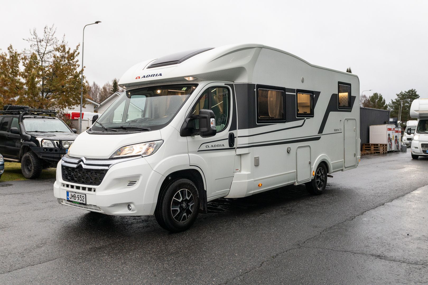 Adria Matrix 670 SL Axess 2.2 BlueHDi 165hv ** SIS. ALV, TRUMA-TALVIPAKETTI, ERILLISVUOTEET, TODELLA SUOSITTU MALLI **, kuva 5