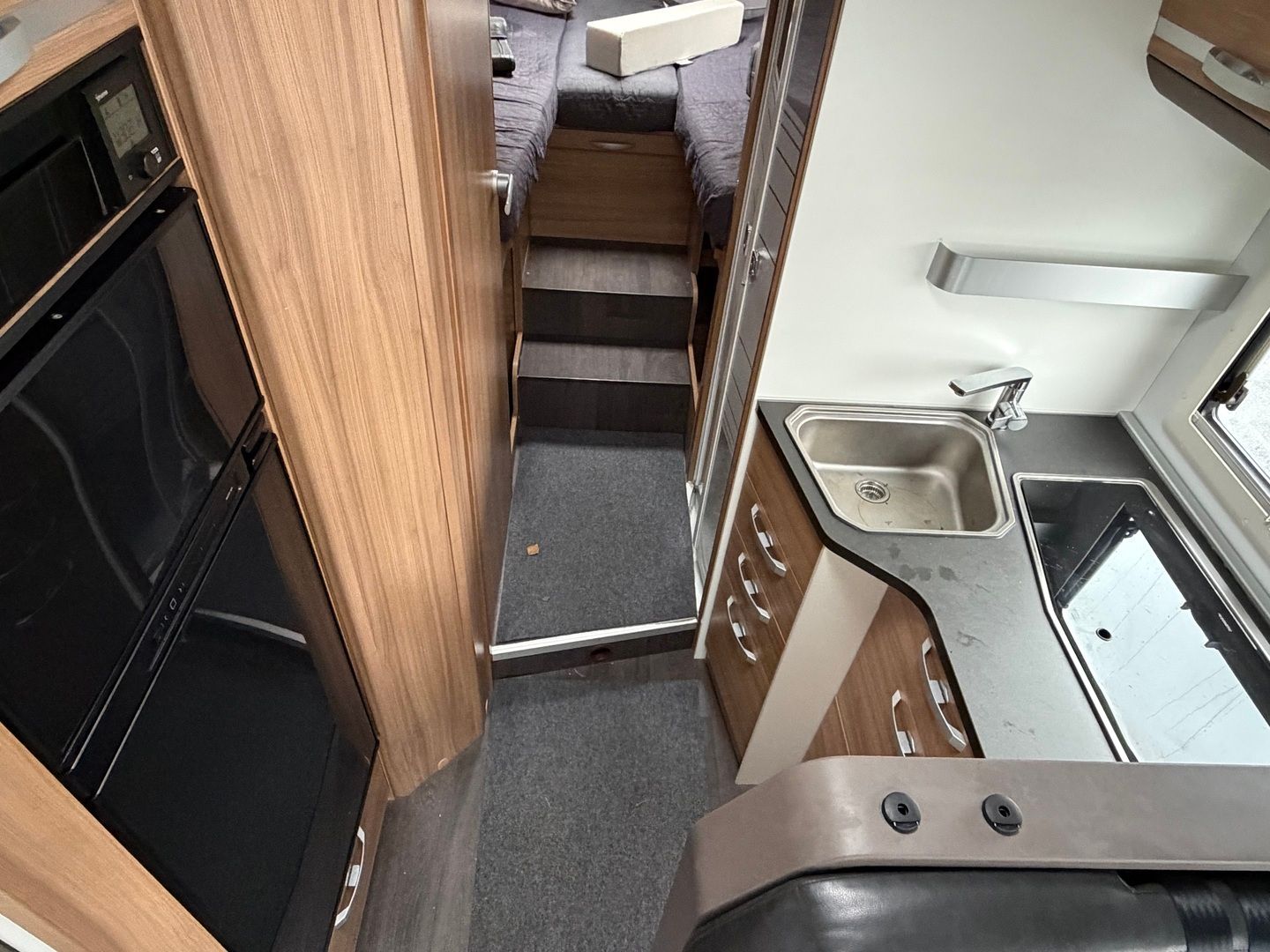 Adria Matrix 670 SL 2.2 BlueHDi 165hv ** TRUMA-TALVIPAKETTI, ERILLISVUOTEET, TODELLA SUOSITTU MALLI**, kuva 7