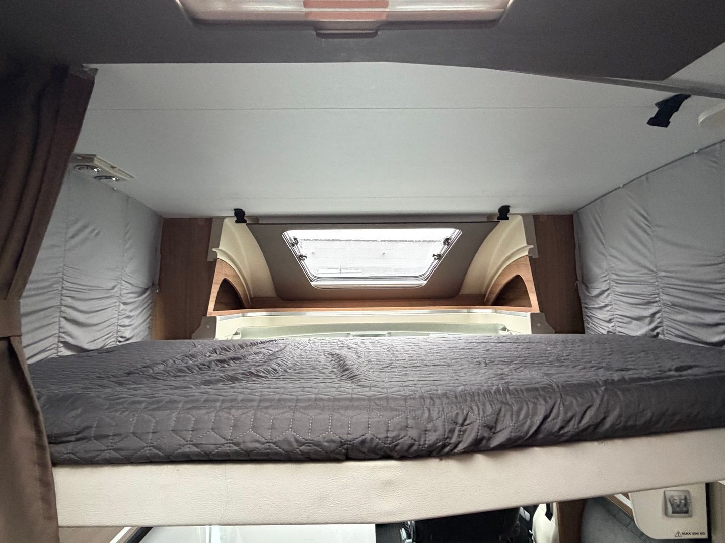 Adria Matrix 670 SL 2.2 BlueHDi 165hv ** TRUMA-TALVIPAKETTI, ERILLISVUOTEET, TODELLA SUOSITTU MALLI**, kuva 8