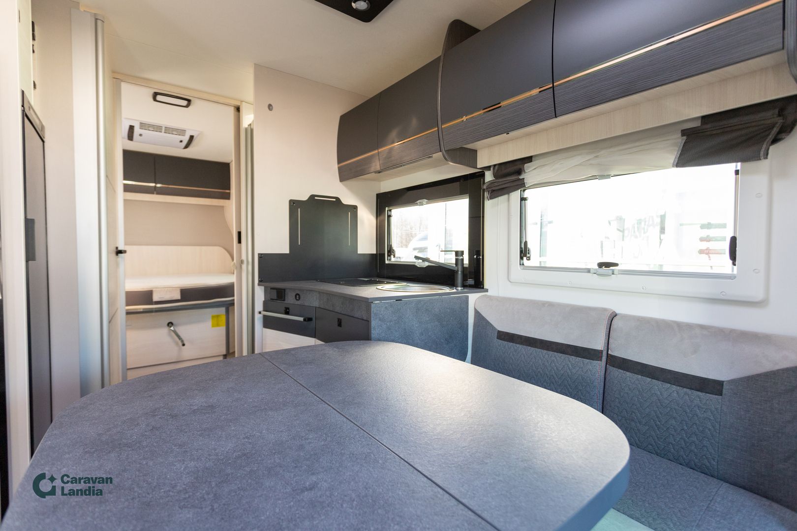 Challenger 328 Graphite Premium 170hv **SAAREKEVUODE, 2xILMASTOINTI, AURINKOPANEELI**, kuva 10