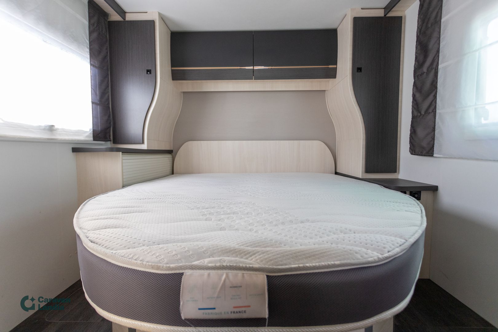 Challenger 328 Graphite Premium 170hv **SAAREKEVUODE, 2xILMASTOINTI, AURINKOPANEELI**, kuva 17