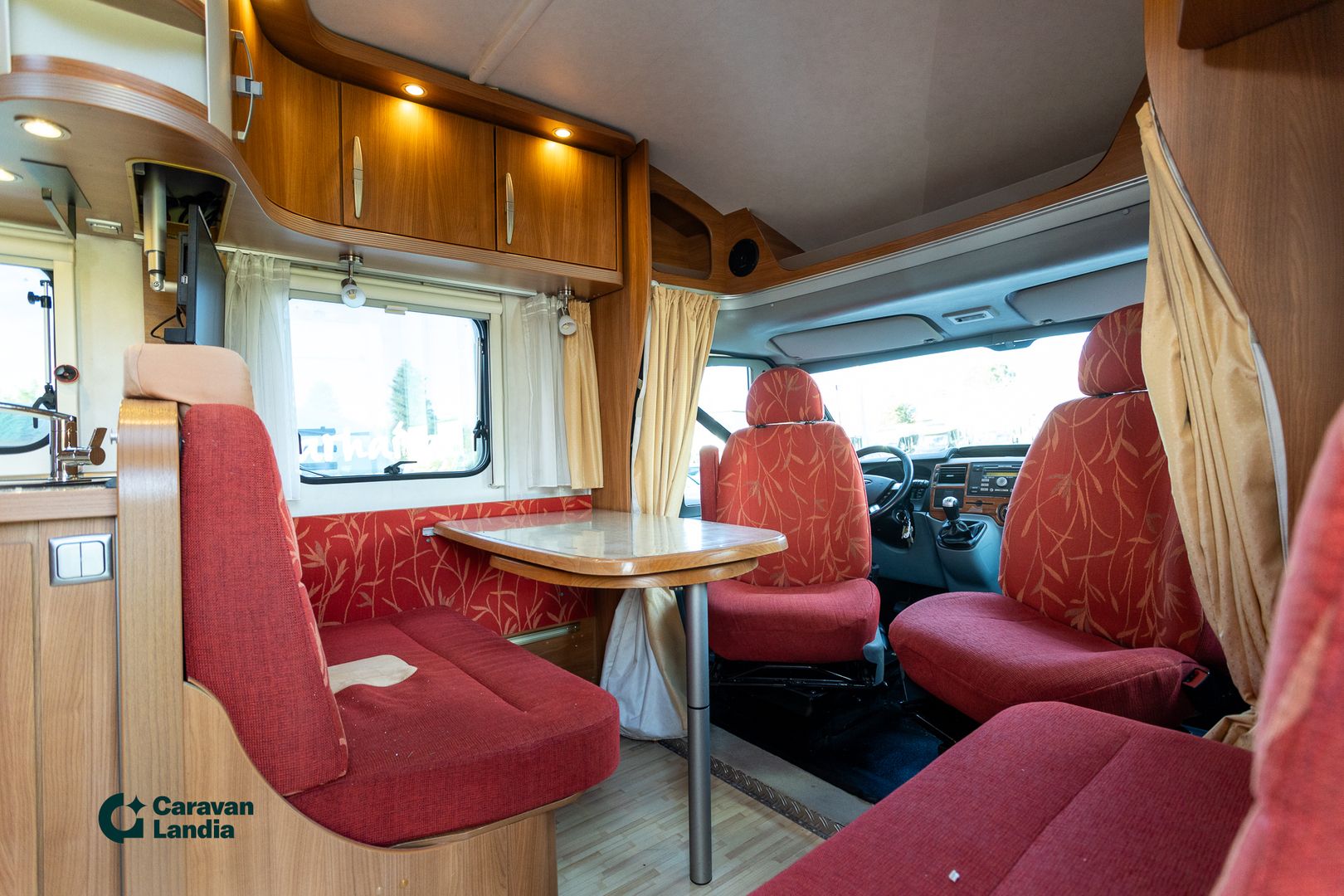 Hymer 653 2.2 TDCi ** OHJAAMO ILMASTOINTI, PARIVUODE, TRUMA**, kuva 11