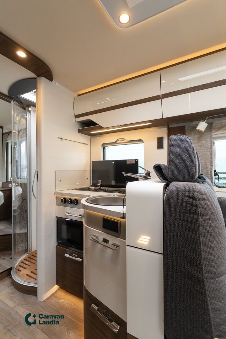 Hymer MasterLine I 790 417 CDI 170hv ** HYDR TUKIJALAT, ALDE-TALVIPAKETTI, SAAREKEVUODE, AJ. VAIN 5 TKM **, kuva 12