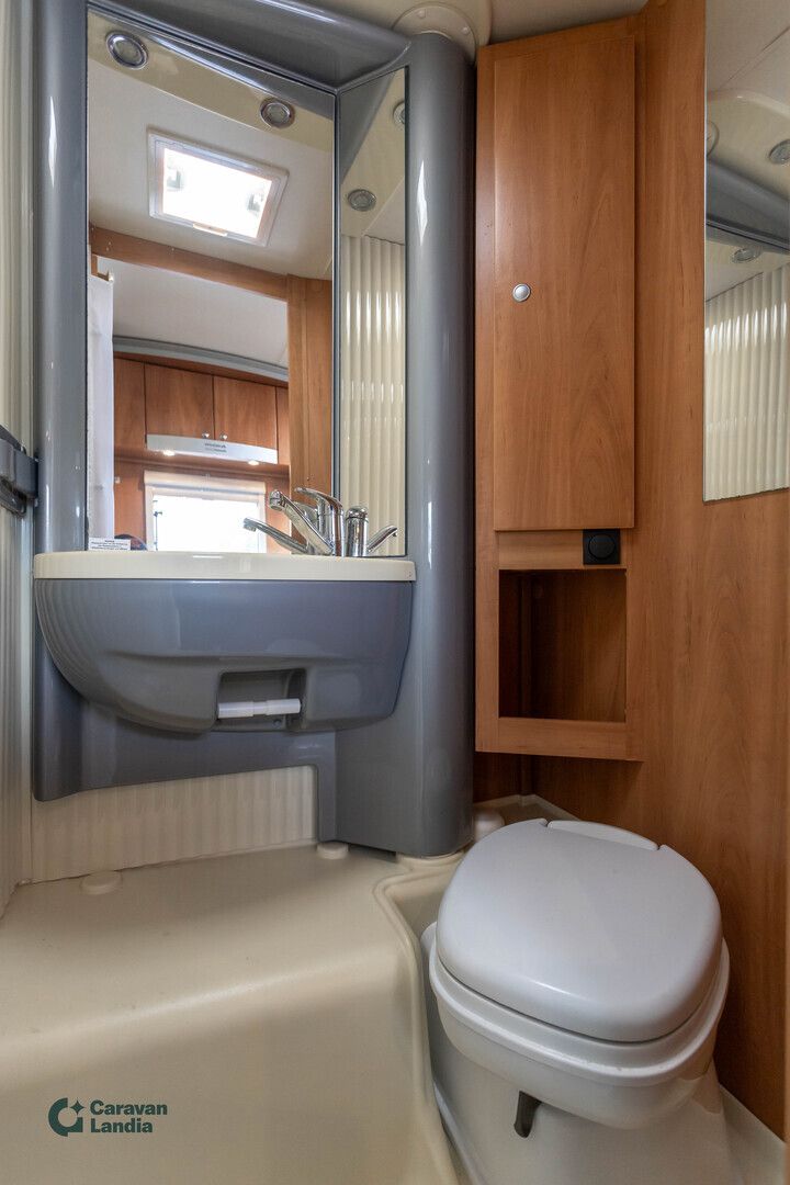 Dethleffs Globebus T 4 130hv **ERILLISVUOTEET, P.KAMERA, MARKIISI, PP-TELINE**, kuva 16