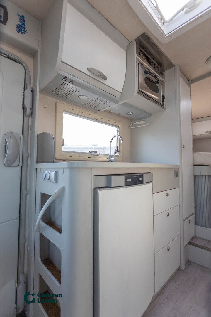Adria Coral S 660 SL 2.3 Mjet 130hv ** TRUMA, ERILLISVUOTEET, MARKIISI **, kuva 10