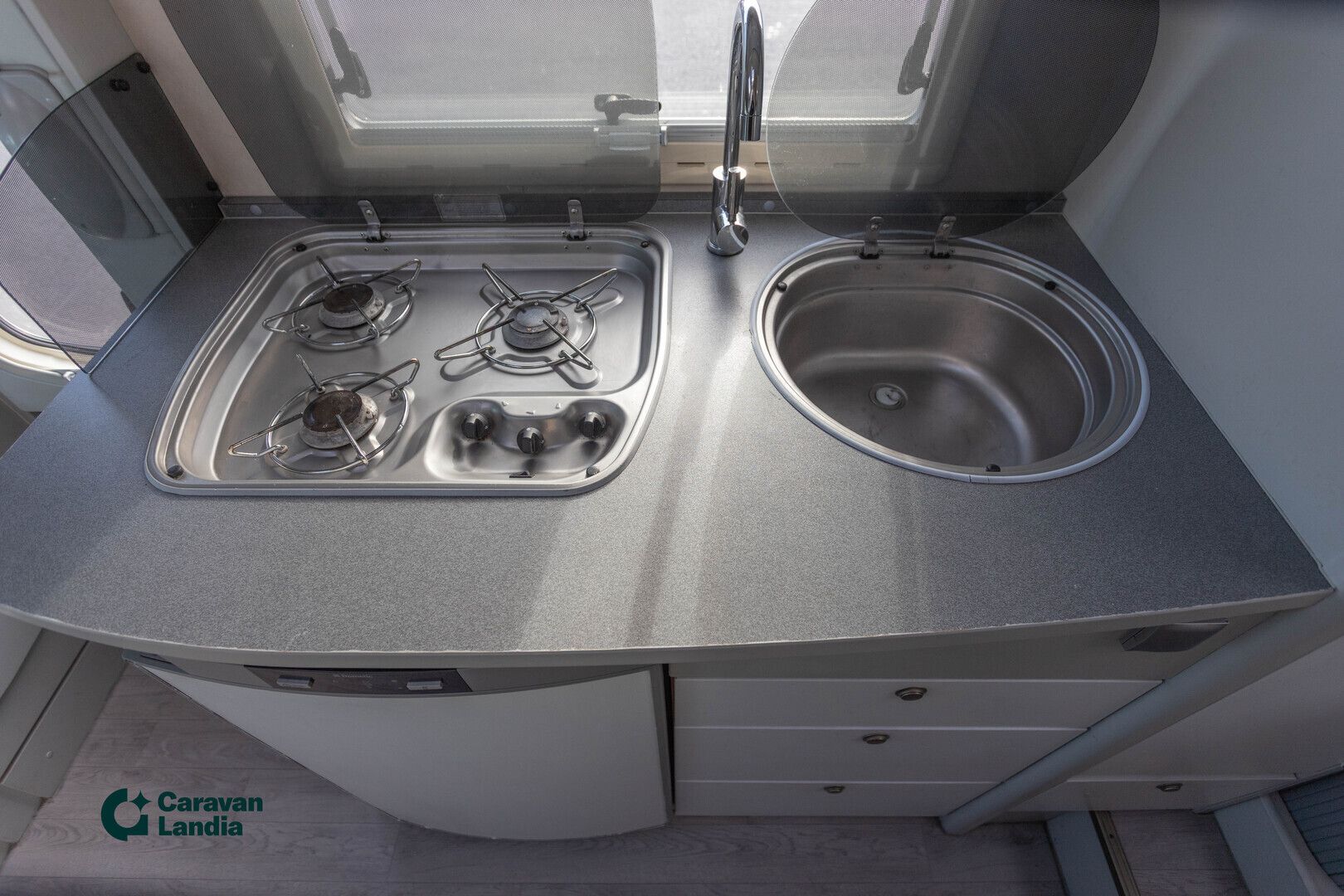 Adria Coral S 660 SL 2.3 Mjet 130hv ** TRUMA, ERILLISVUOTEET, MARKIISI **, kuva 11
