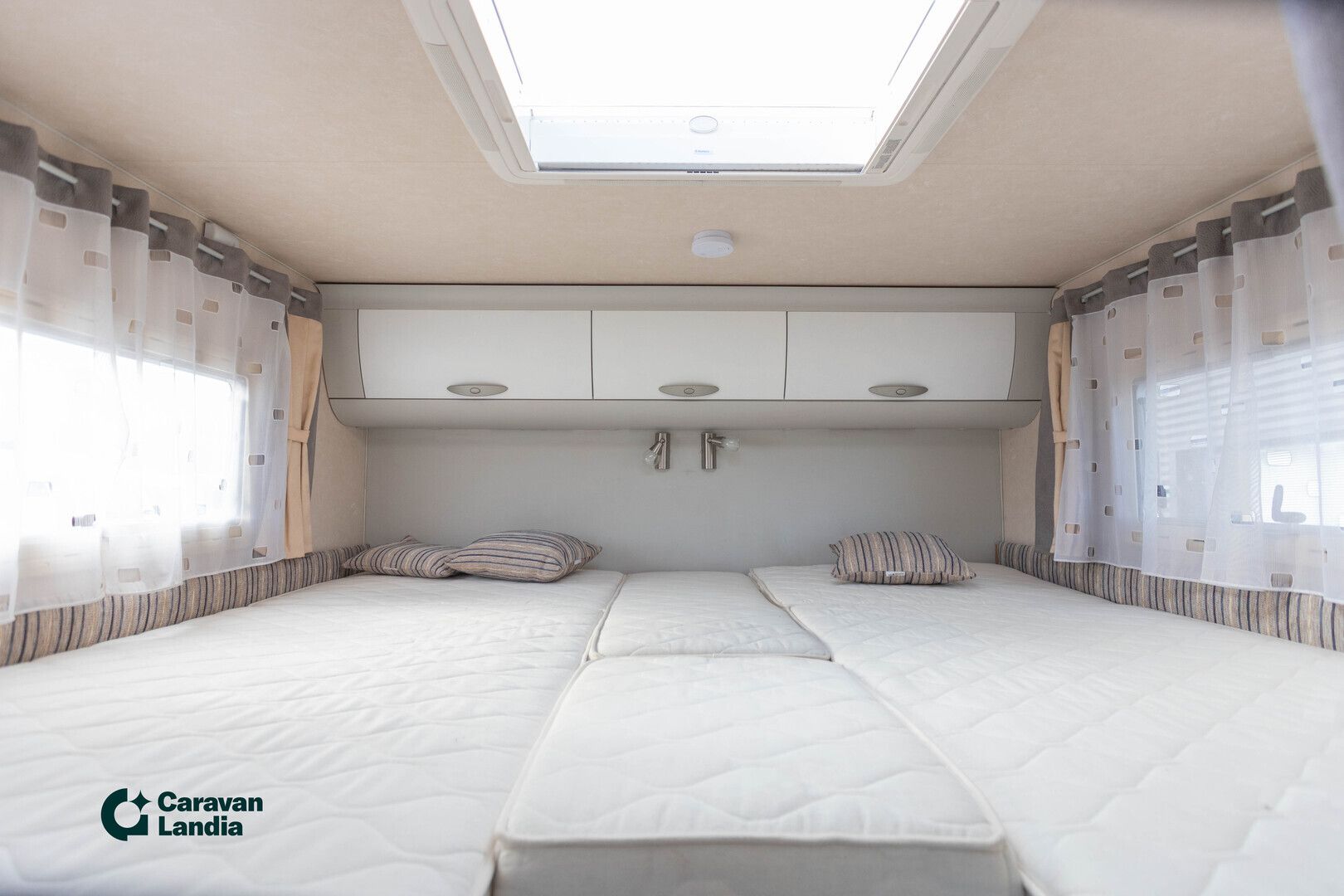 Adria Coral S 660 SL 2.3 Mjet 130hv ** TRUMA, ERILLISVUOTEET, MARKIISI **, kuva 15