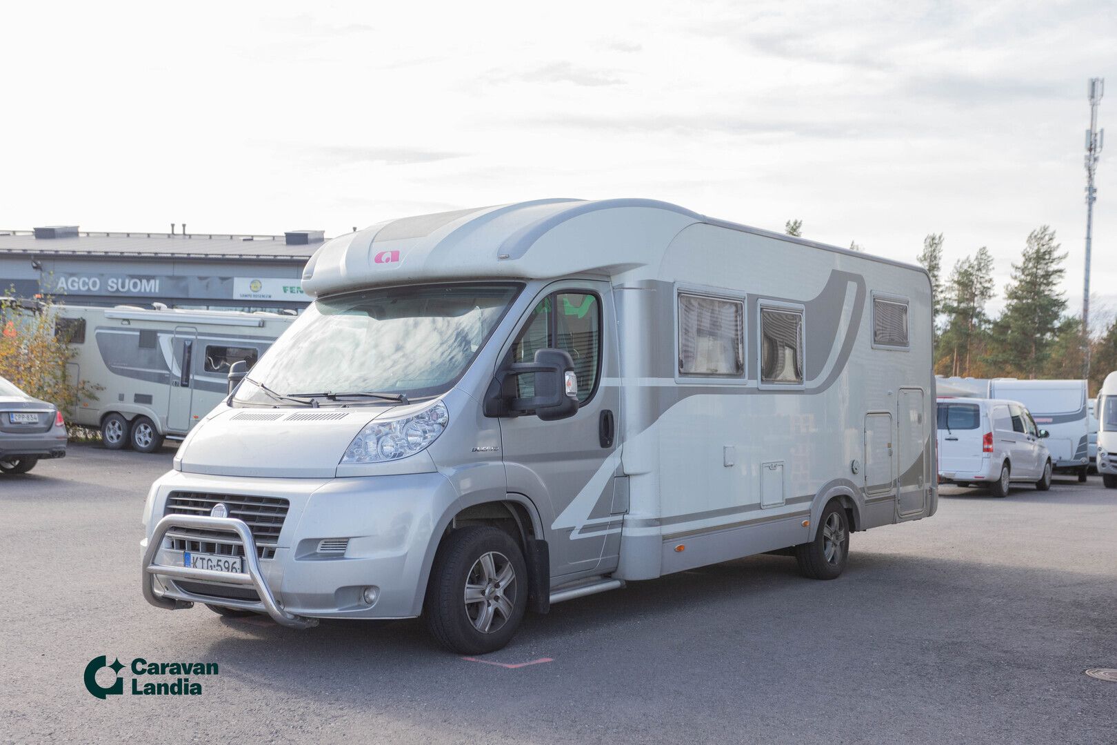 Adria Coral S 660 SL 2.3 Mjet 130hv ** TRUMA, ERILLISVUOTEET, MARKIISI **, kuva 5