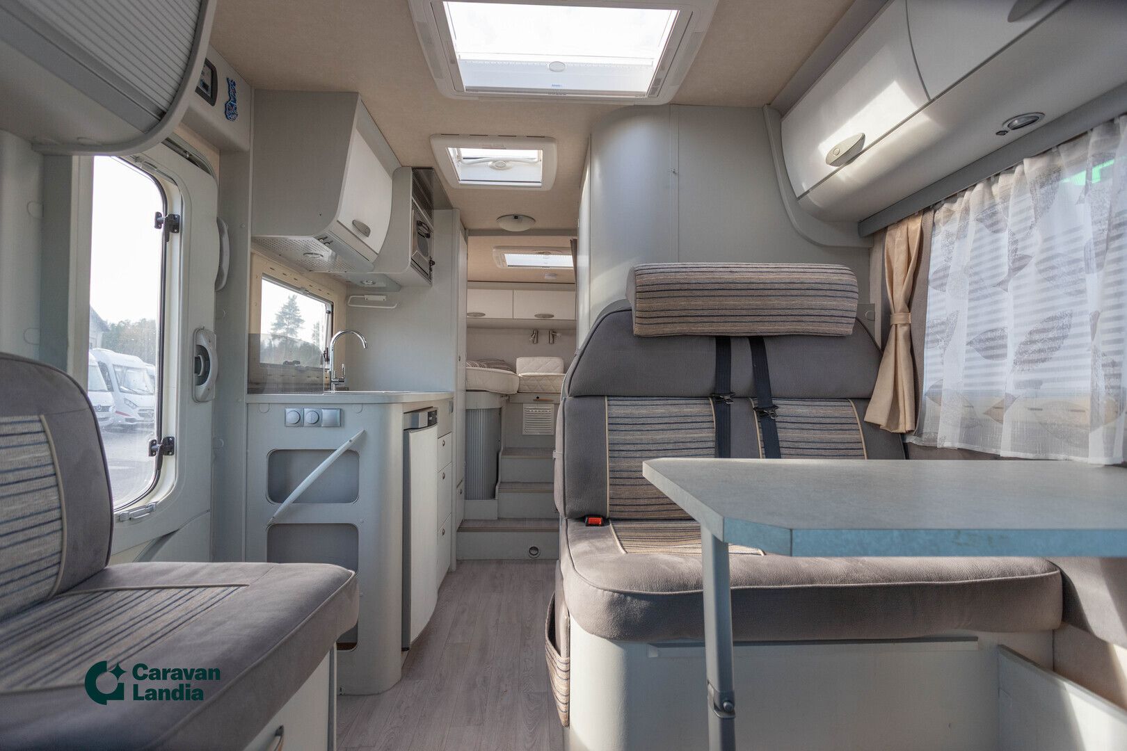 Adria Coral S 660 SL 2.3 Mjet 130hv ** TRUMA, ERILLISVUOTEET, MARKIISI **, kuva 7