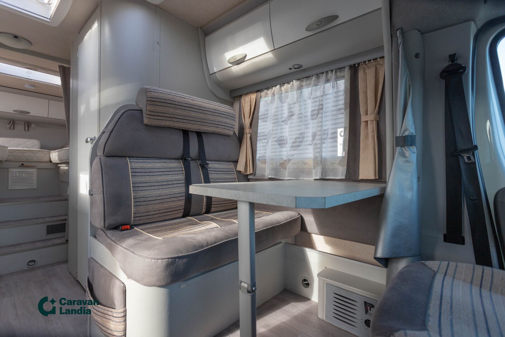Adria Coral S 660 SL 2.3 Mjet 130hv ** TRUMA, ERILLISVUOTEET, MARKIISI **, kuva 8
