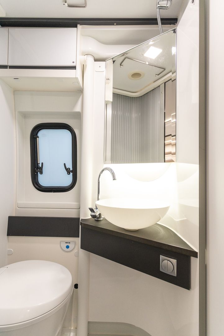Adria Twin Supreme 600 SPB 2.3 Mjet 160hv ** 9-AUTOMAATTI, TRUMA (KAASU/SÄHKÖ), 2 X ILMASTOINTI **, kuva 19