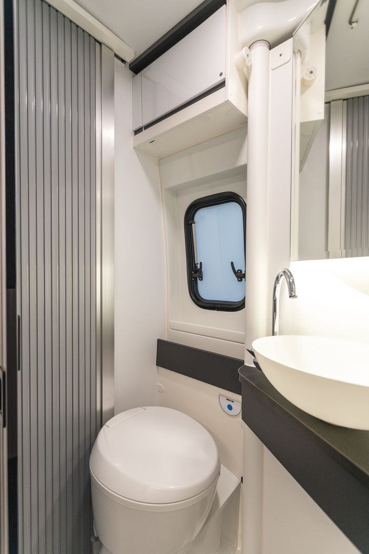 Adria Twin Supreme 600 SPB 2.3 Mjet 160hv ** 9-AUTOMAATTI, TRUMA (KAASU/SÄHKÖ), 2 X ILMASTOINTI **, kuva 20