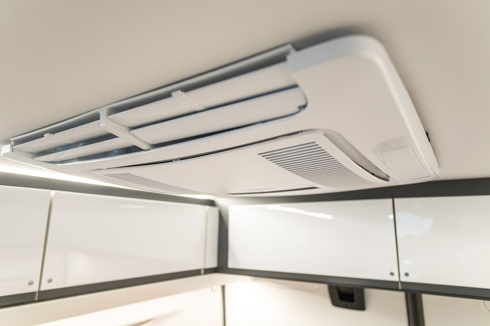 Adria Twin Supreme 600 SPB 2.3 Mjet 160hv ** 9-AUTOMAATTI, TRUMA (KAASU/SÄHKÖ), 2 X ILMASTOINTI **, kuva 35