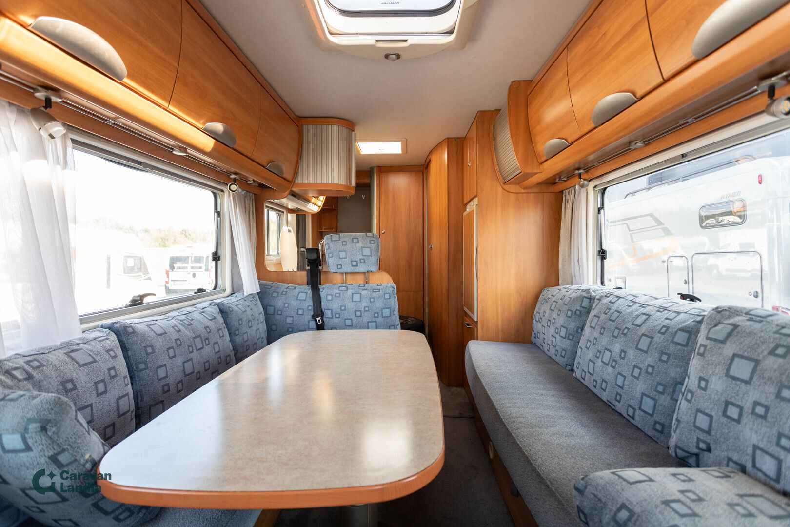 Hymer B 544 2.8 JTD 130hv ** TRUMA, ISO-PÖYTÄRYHMÄ, HUBBET-YLÄVUODE **, kuva 7