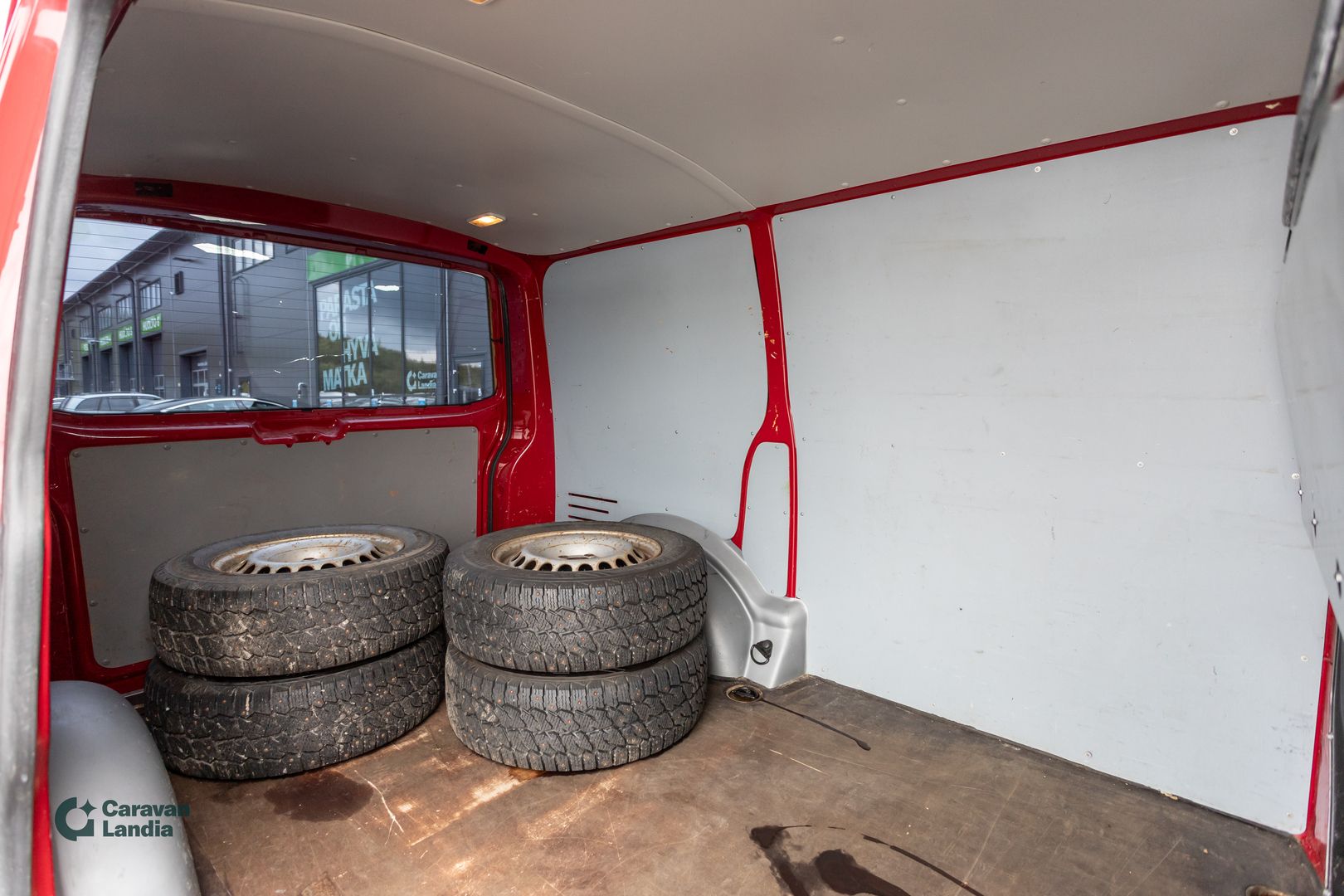 Volkswagen Transporter 2.0 TDI 62kw umpipakettiauto ** Suomi-auto / Koukku / 2x Renkaat **, kuva 10
