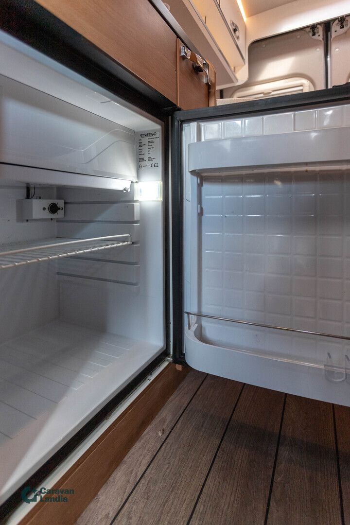 Weinsberg CaraBus 540 MQ 2.3 Mjet 140hv ** TRUMA-SÄHKÖPATRUUNA, PARIVUODE, VETOKOUKKU **, kuva 12