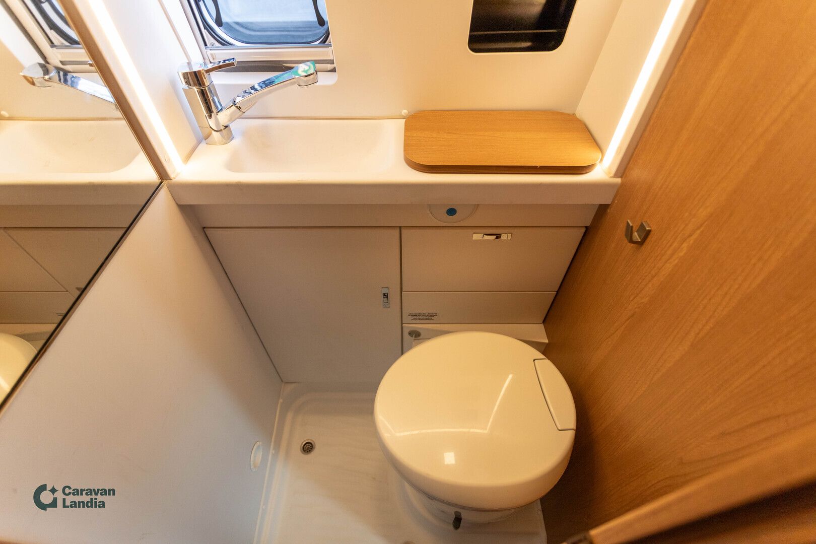 Weinsberg CaraBus 540 MQ 2.3 Mjet 140hv ** TRUMA-SÄHKÖPATRUUNA, PARIVUODE, VETOKOUKKU **, kuva 14
