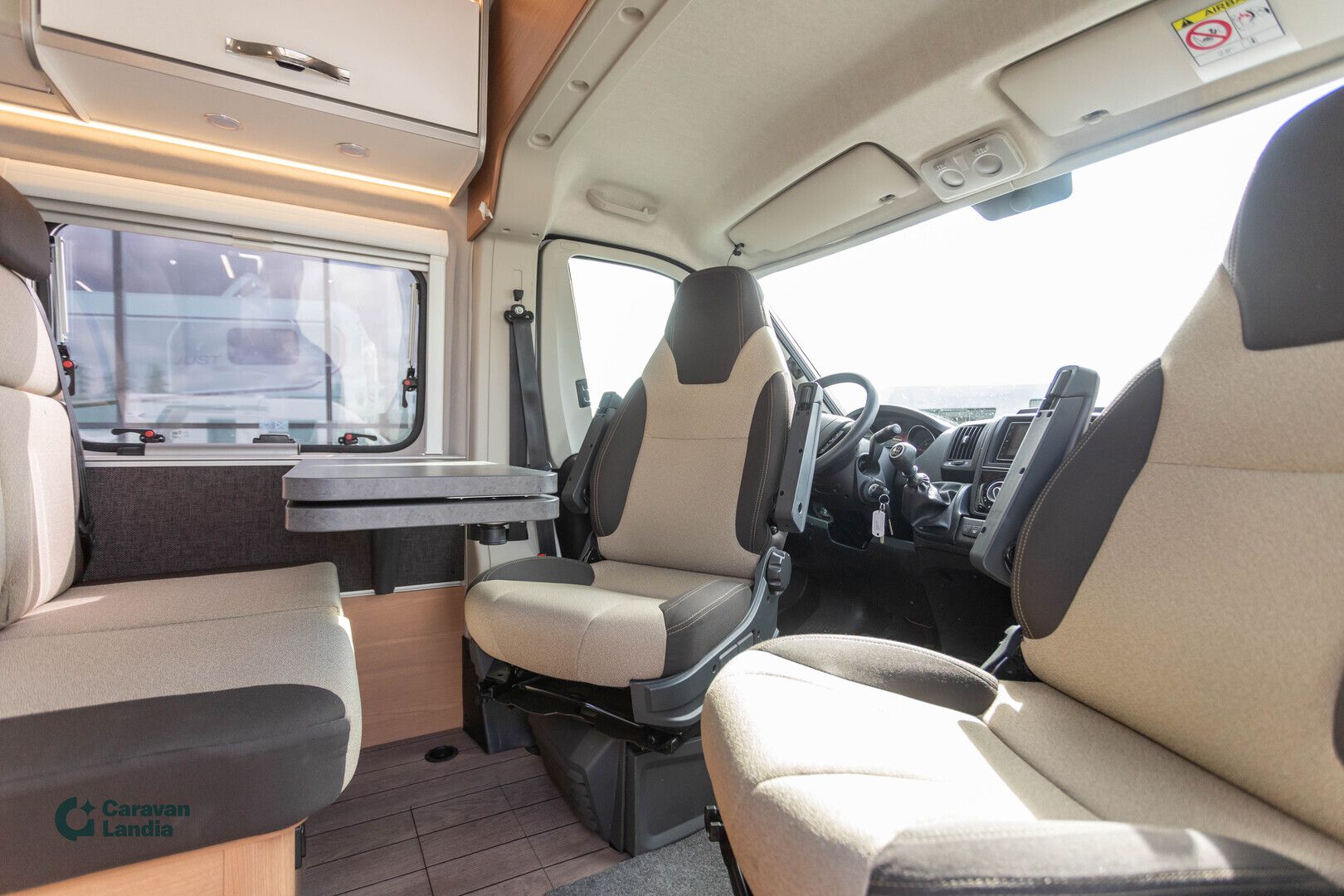 Weinsberg CaraBus 540 MQ 2.3 Mjet 140hv ** TRUMA-SÄHKÖPATRUUNA, PARIVUODE, VETOKOUKKU **, kuva 8