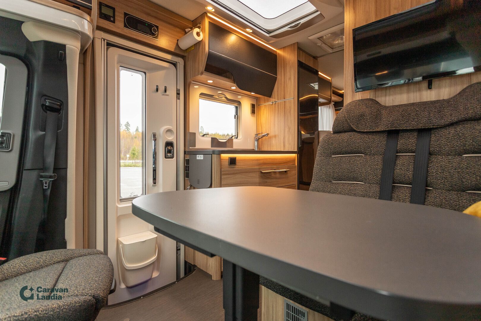Hymer MLT 570 CrossOver 416 CDI ** TRUMA-SÄHKÖPATRUUNA, ERILLISVUOTEET, NELIVETO, AUTOMAATTI, AURINKOPANEELI **, kuva 10