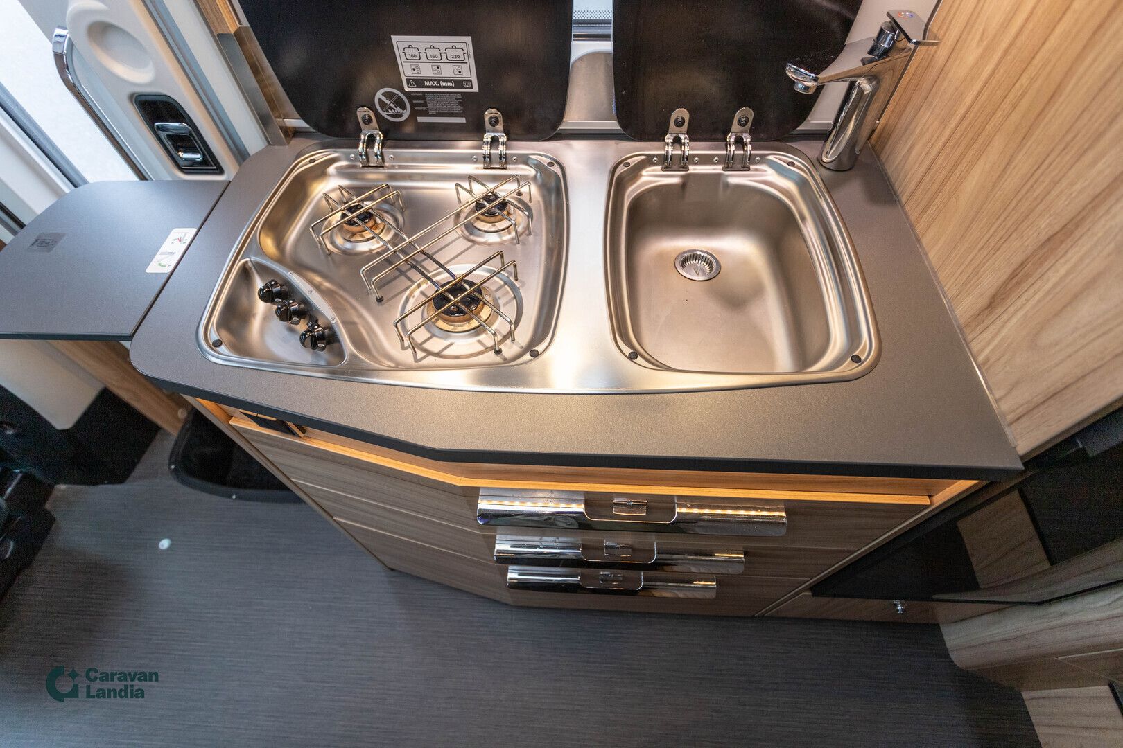 Hymer MLT 570 CrossOver 416 CDI ** TRUMA-SÄHKÖPATRUUNA, ERILLISVUOTEET, NELIVETO, AUTOMAATTI, AURINKOPANEELI **, kuva 13